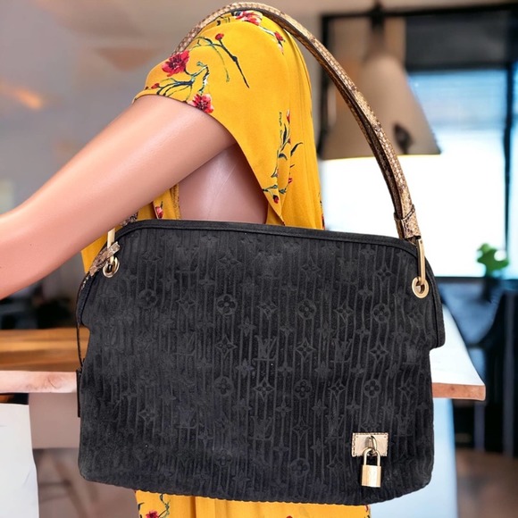 Louis Vuitton Handbags - Authentic Rare Louis Vuitton Shoulder bag
